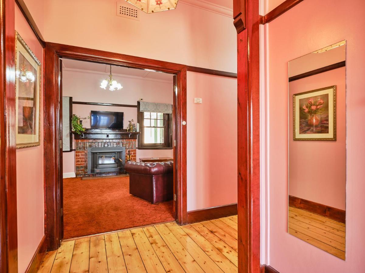 Skymirror Cottage Sea Lake Exterior foto